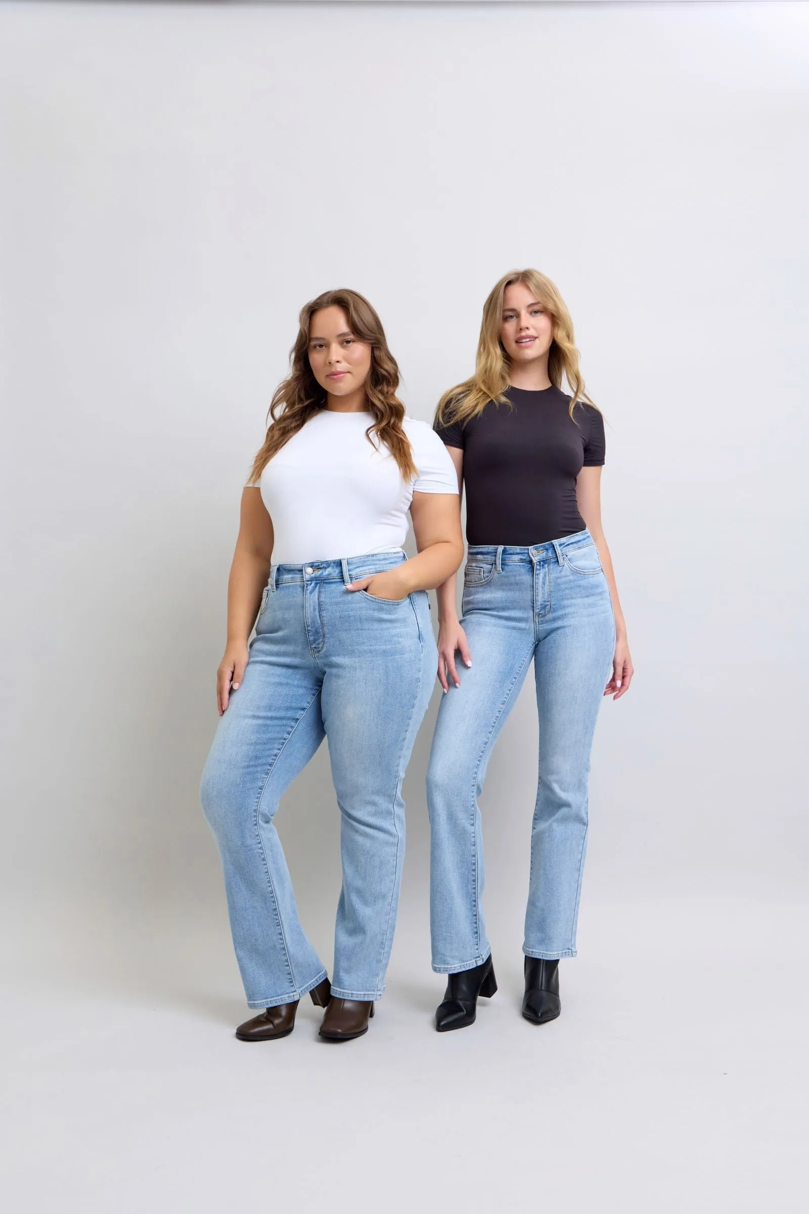 Judy Blue Mid Rise Thermal Bootcut Denim Jeans 82620