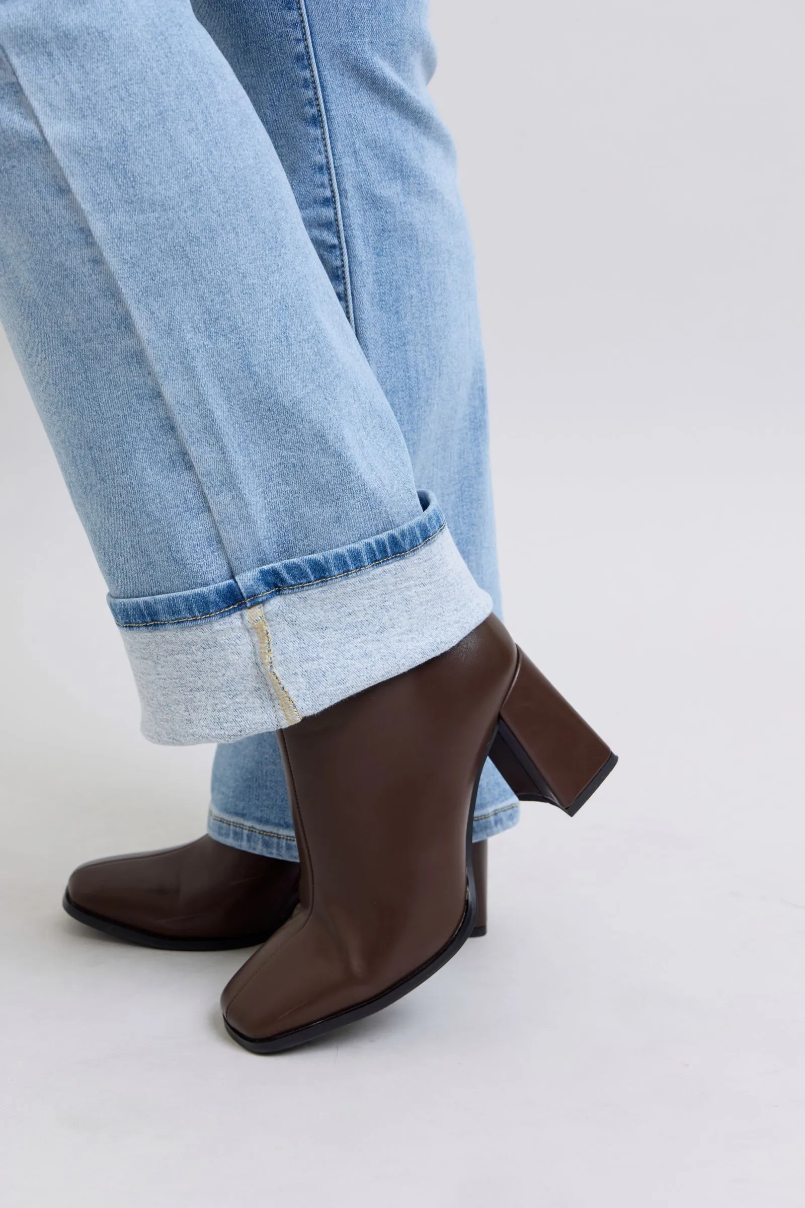 Judy Blue Mid Rise Thermal Bootcut Denim Jeans 82620
