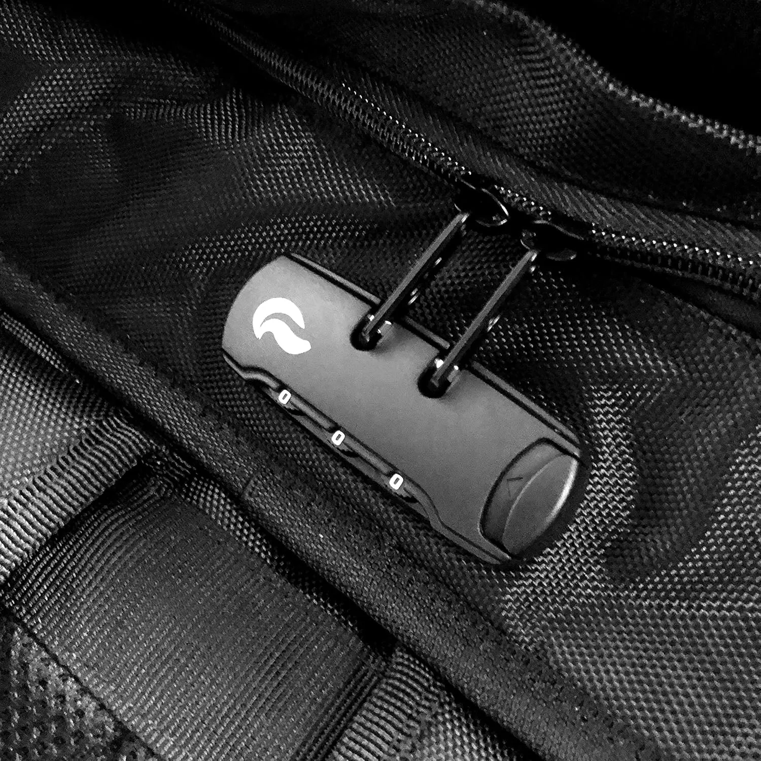 Skunk Backpack Rogue - Smell Proof - Weather Resistant - Lockable