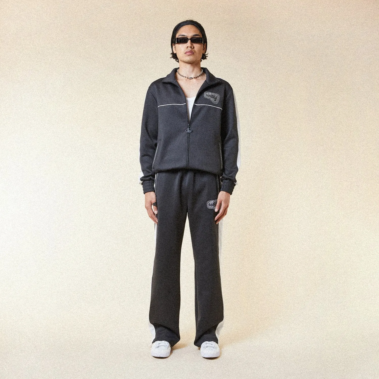 STRENGTH TRACK TOP - BLACK/WHITE